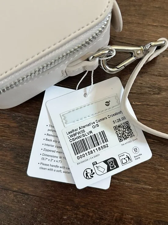 Lululemon Leather Alternative Camera
Crossbody Bag-Cashew NWT - Picture 8 of 16